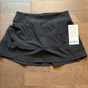 NWT Lululemon Pace Rival MR Skirt, Size 6, Black, w/shorts built in